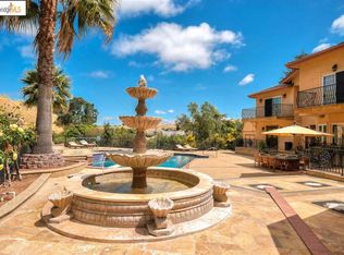 142 Midship Dr, Hercules, CA 94547