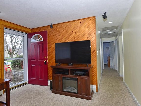 5th image of 108 Underwood Ave
