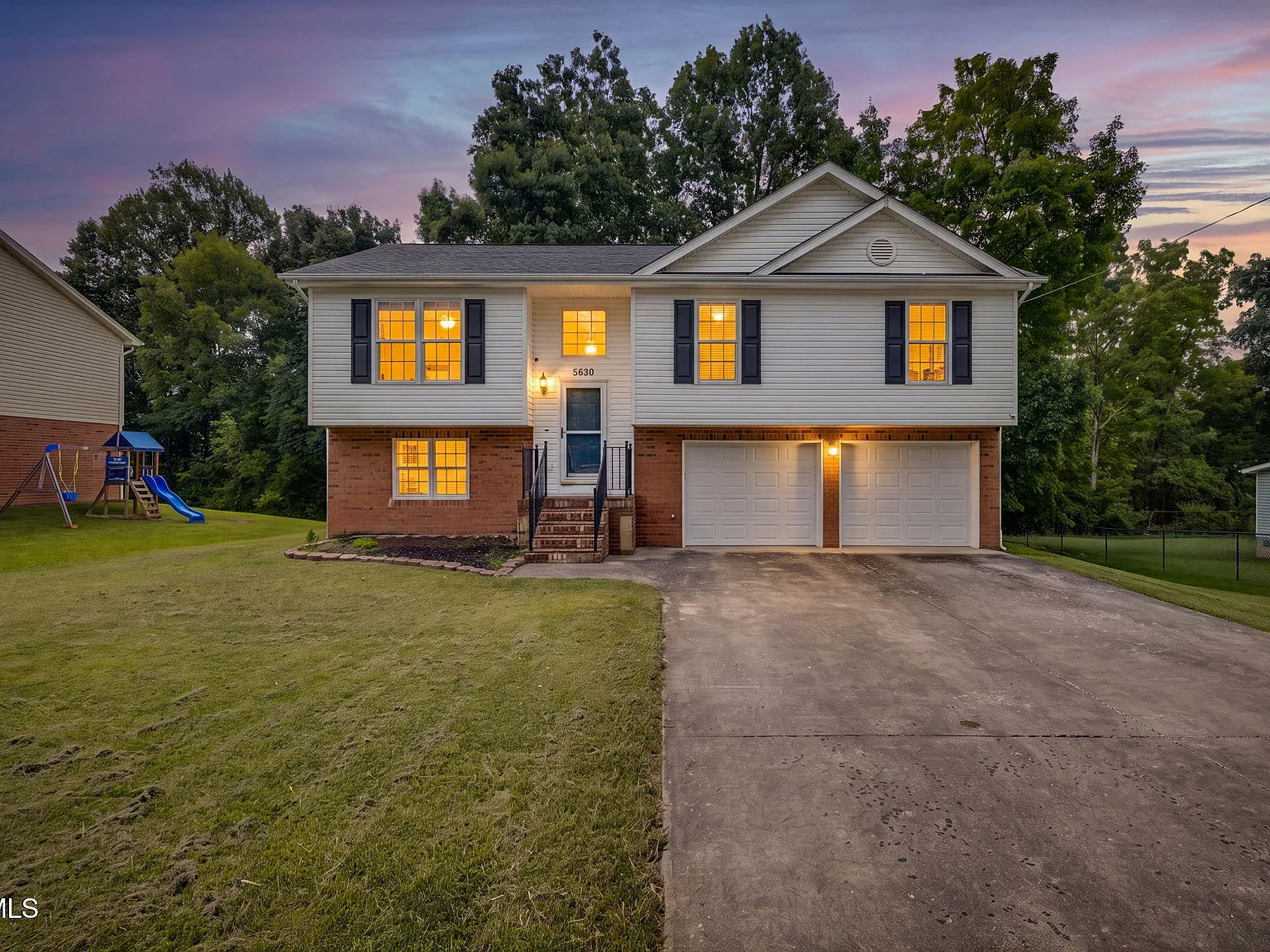 4 bed, 2.5 bath, 1632 sqft, $2,500 — Photo 1