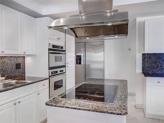 4th image of 1413 Sunset Harbour Dr #410