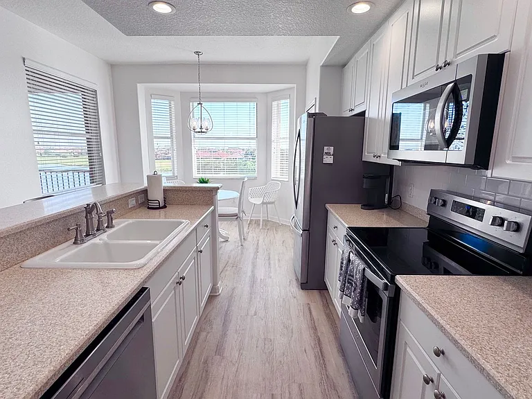6828 Toland Dr #402 — Photo 2