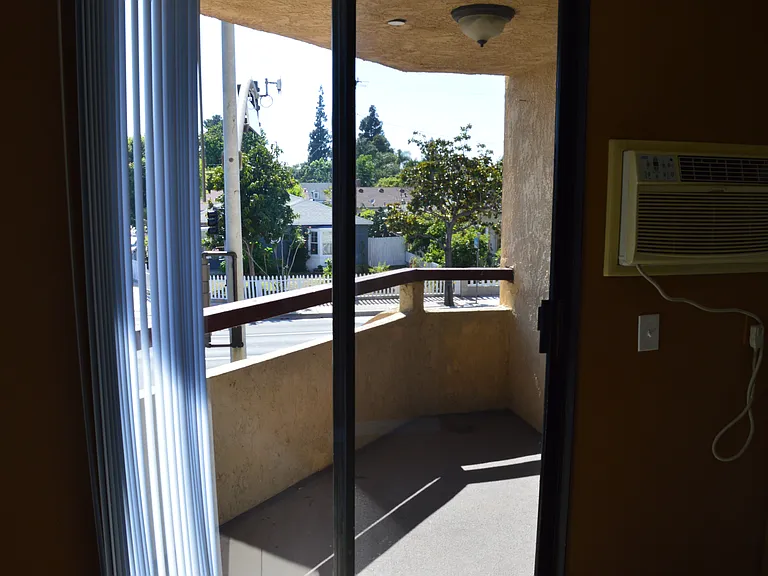 819 Washington St #1 — Photo 9