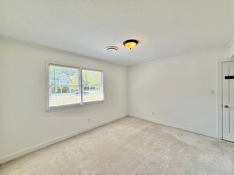 1402 Hedgelawn Way — Photo 25