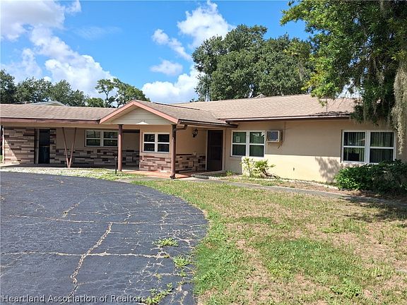 2nd image of 1706 Lake Clay Dr