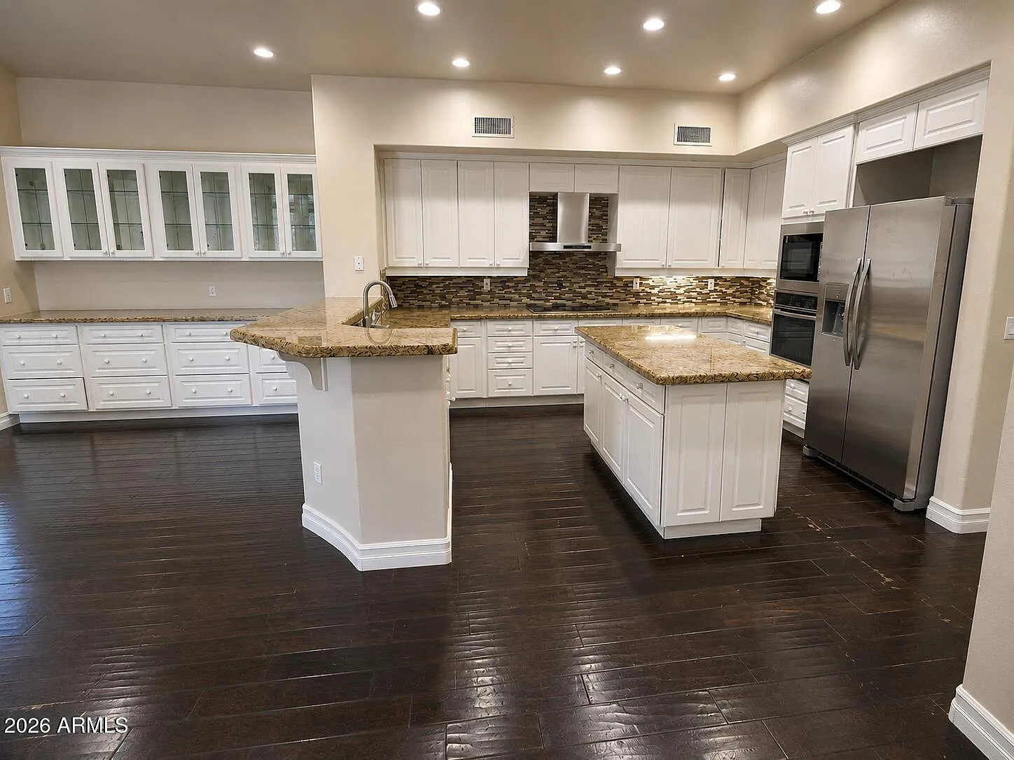 3 bed, 2.0 bath, 2258 sqft, $2,700 — Photo 3