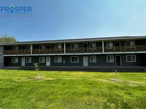 Smart Renting: All-Inclusive Living + Pet Welcome in Chippewa Falls!