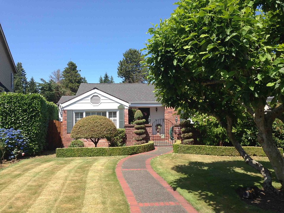 1st image of 8047 Forest Dr NE