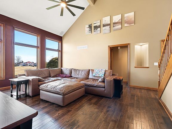 5th image of 6810 Hawksnest Trl