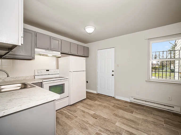 1331 Minefee St — Photo 11
