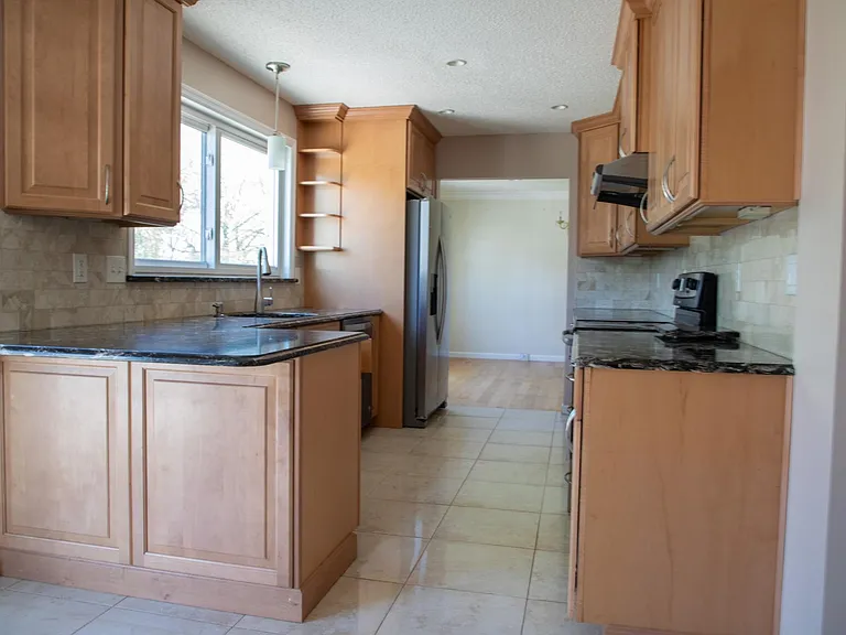 15579 Country Ridge Dr — Photo 6