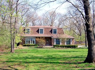 1256 Oak Trail Dr, Libertyville, IL
