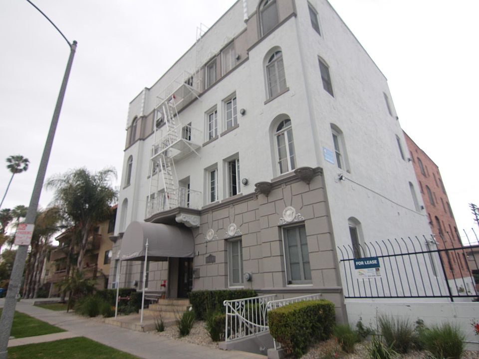 1st image of 405 S Gramercy Pl #205