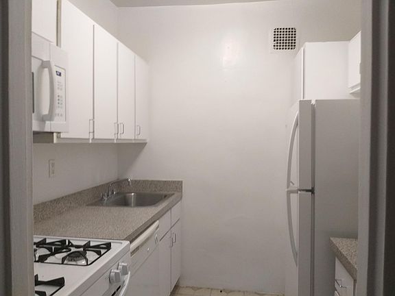 5th image of 13518 82nd Ave #2