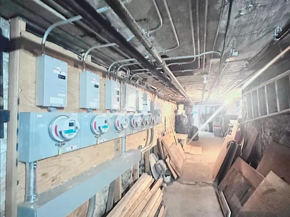 1243 Willoughby Avenue image 10 of 19