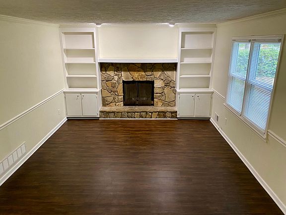 5th image of 2390 Rock Creek Dr SW