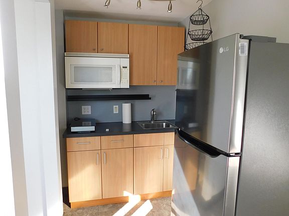 2nd image of 3106 Juniper St