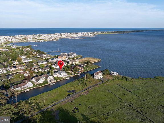 3rd image of 13 Venetian Dr