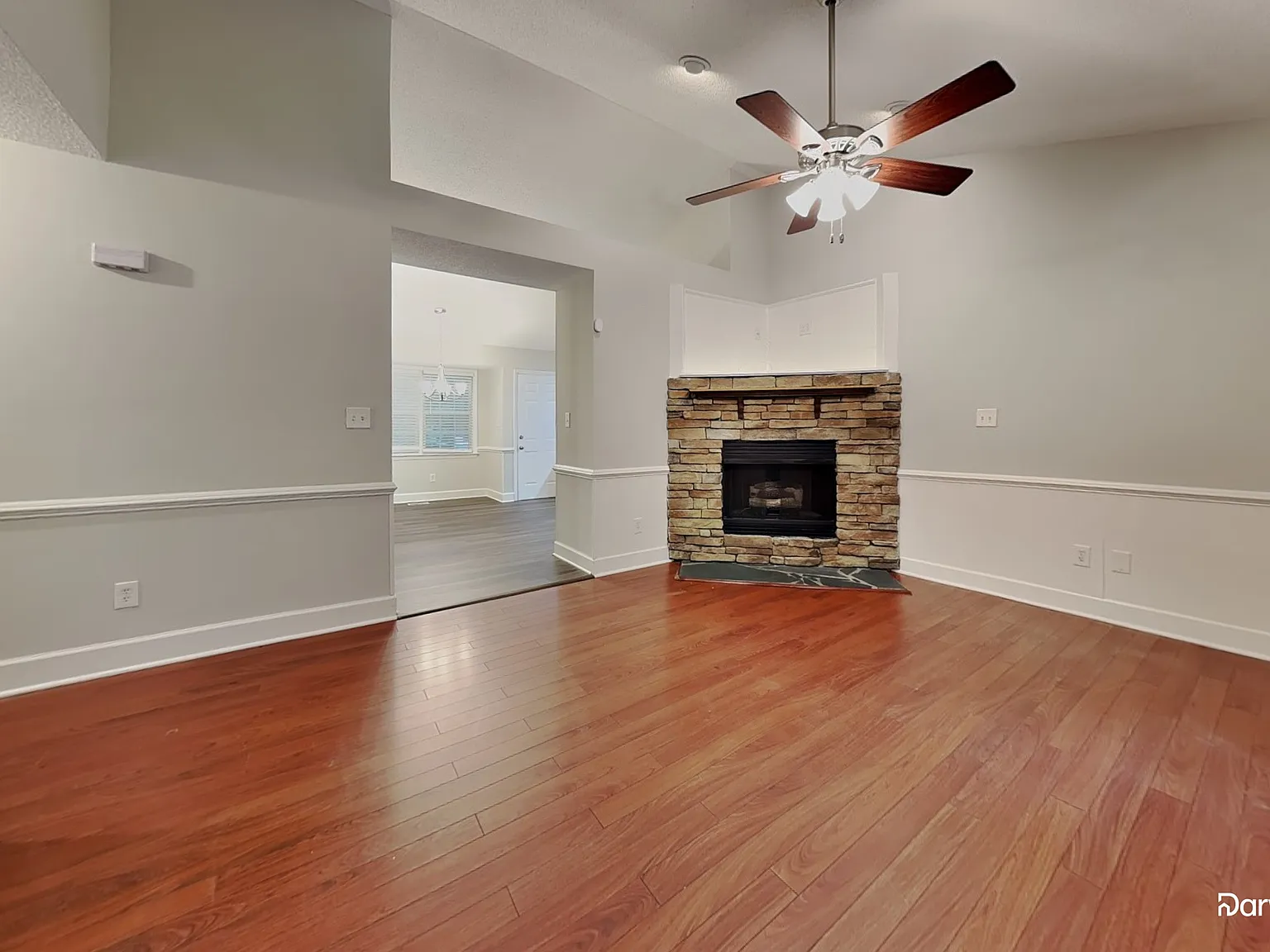 3 bed, 2.0 bath, 1254 sqft, $1,760 — Photo 4