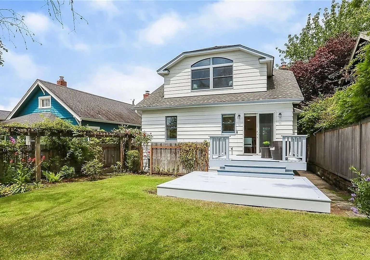 Quintessential Greenlake 4 Bed 3 Bath Home — Photo 1