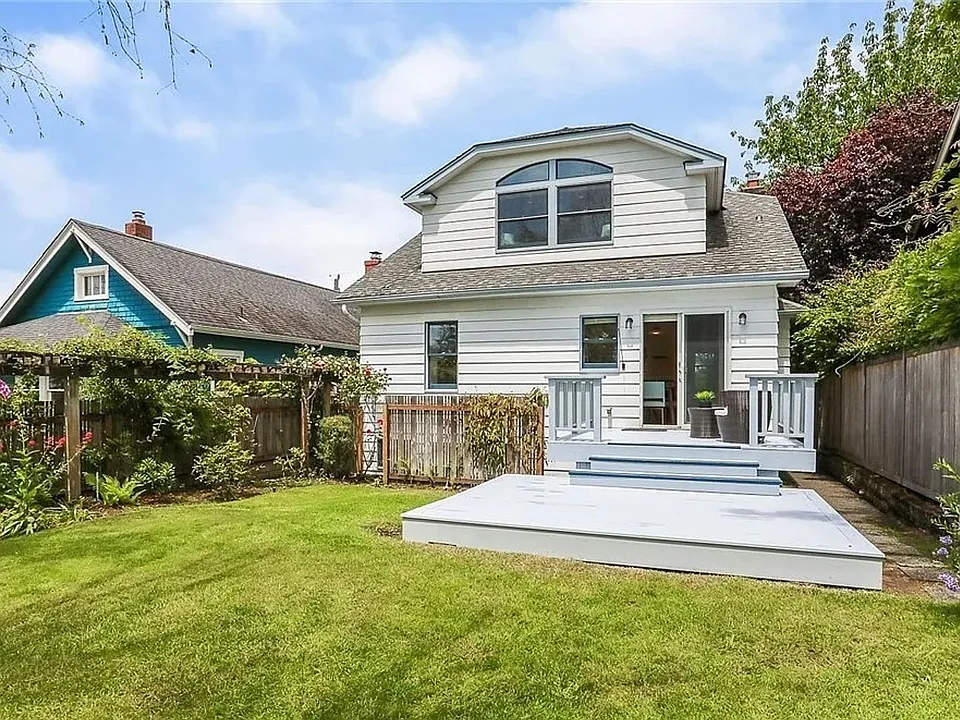 125 NW 74th St