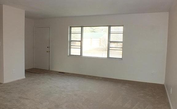 2nd image of 183 Muskingum Dr