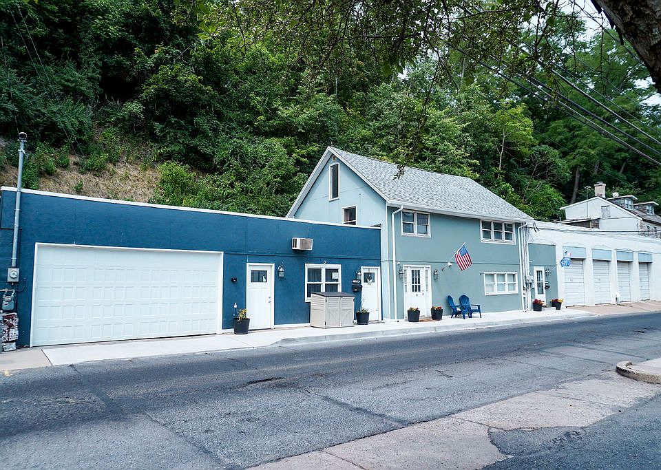 1st image of 155 Bushkill Dr