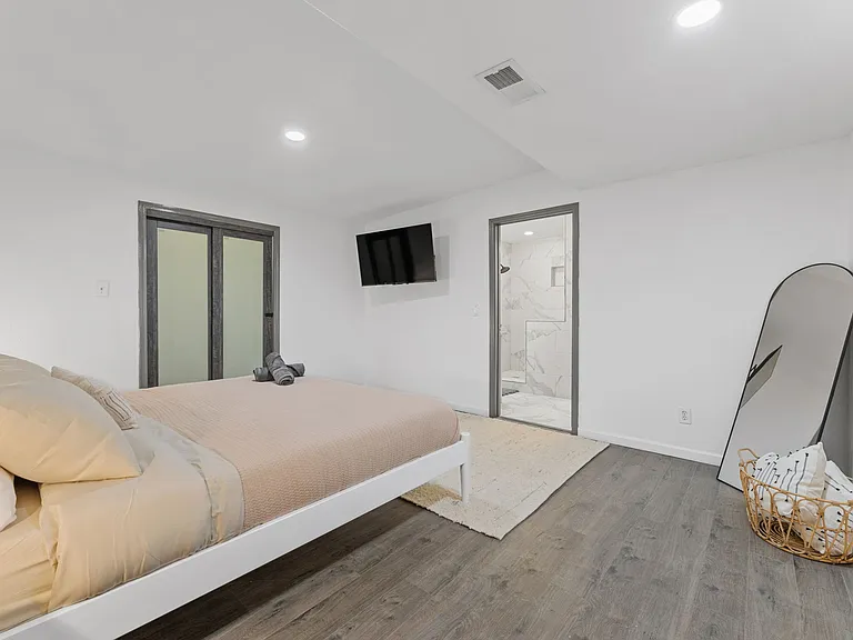 4203 Philmont Ave — Photo 35