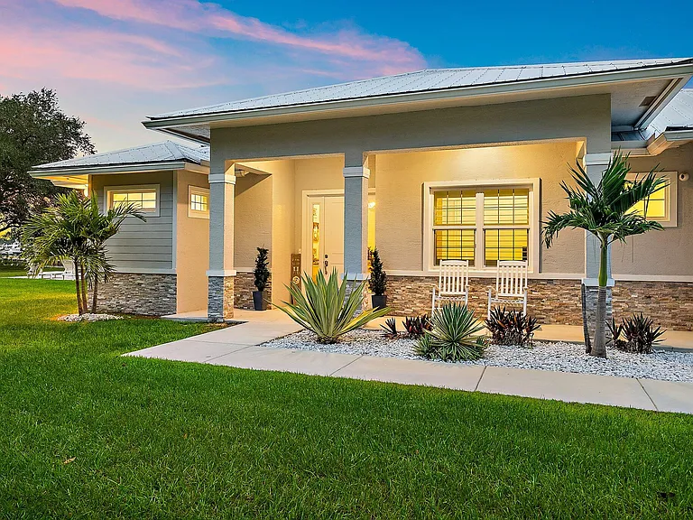 12955 SW Kanner Hwy — Photo 2