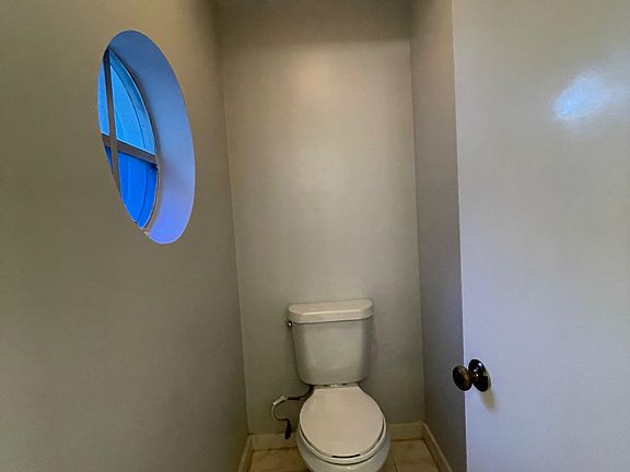 4th image of 2239 Discovery Cir W