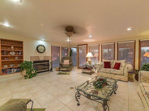 4th image of 2401 N Calle De Maurer
