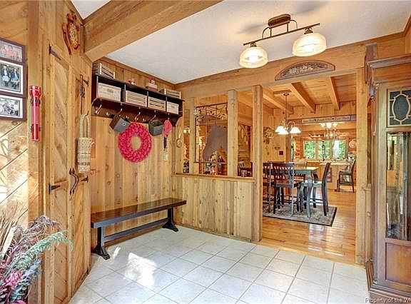 4th image of 4731 N Waterside Dr