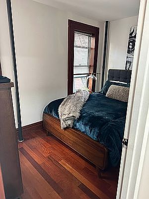 5th image of 214 E 82nd St APT 19