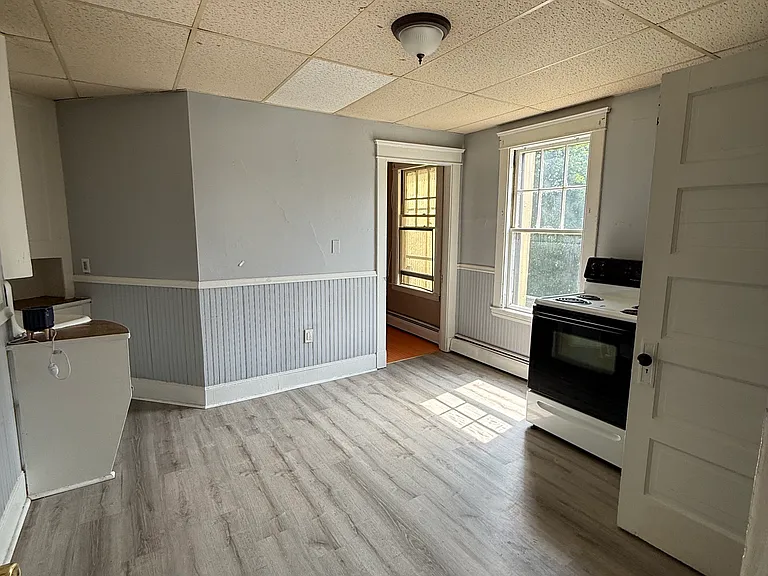 99 Maine Ave #3A — Photo 2
