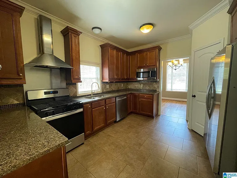 208 Castlehill Dr — Photo 11