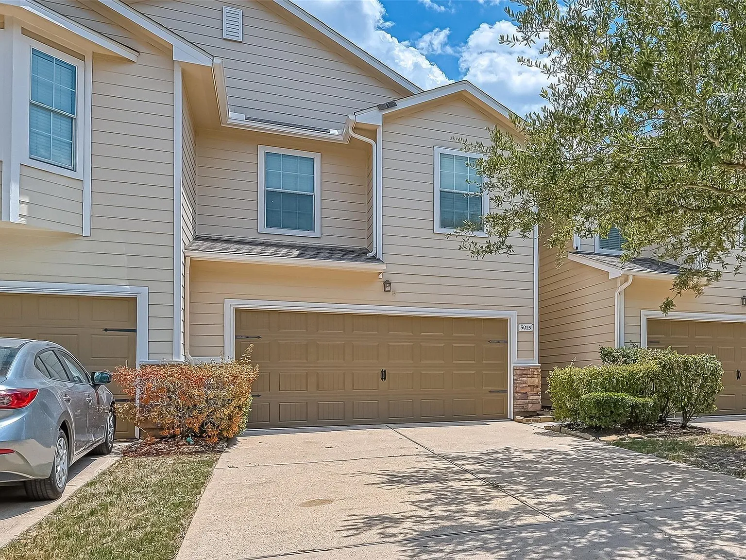 3 bed, 2.5 bath, 1694 sqft, $1,800 — Photo 3
