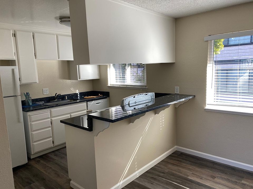 1st image of 119 Crescent Ave APT 3