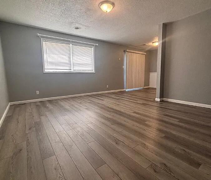 1521 Marcella St #1B — Photo 3