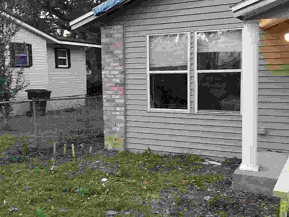 2nd image of 1105 N I St