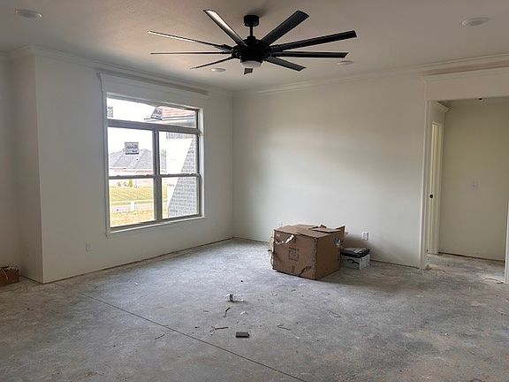 5th image of 2409 Logan Ct