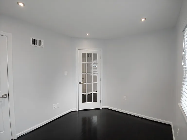 2216 Harvard Dr — Photo 9