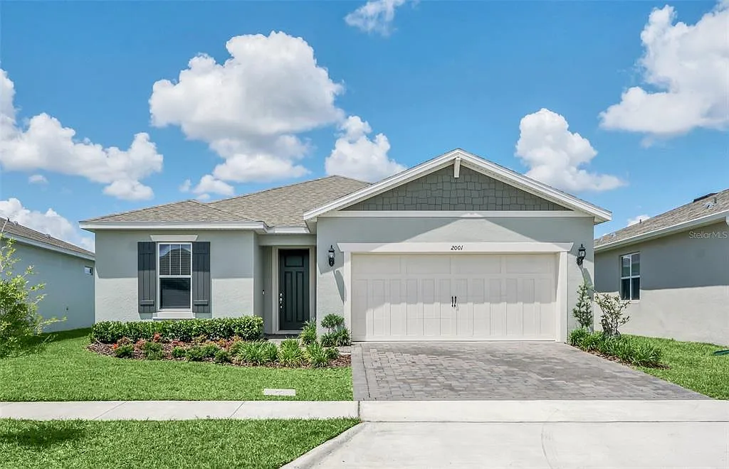 4 bed, 2.0 bath, 2041 sqft, $3,800 — Photo 1