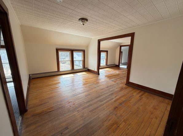 65 School St #3