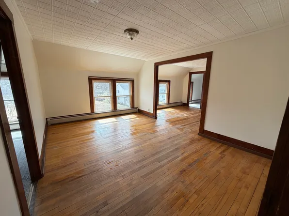 65 School St #3, Jeffersonville, VT 05464