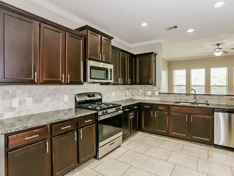 16146 Fairway Creek Cir — Photo 9