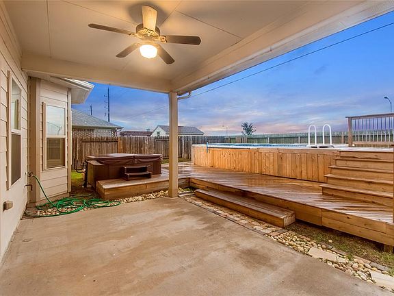 4th image of 29507 Meadow Creek Ln