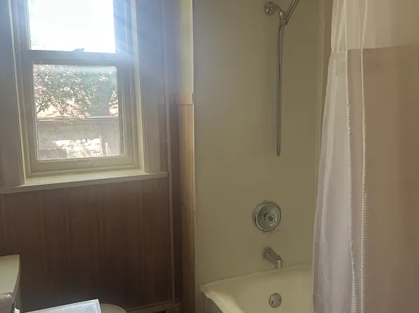 731 Linden Ave APT 2, Elgin, IL 60120