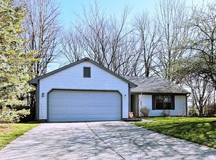 5612 Sarton Ln, Indianapolis, IN 46221