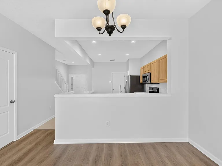 4979 Pond Ridge Dr — Photo 9