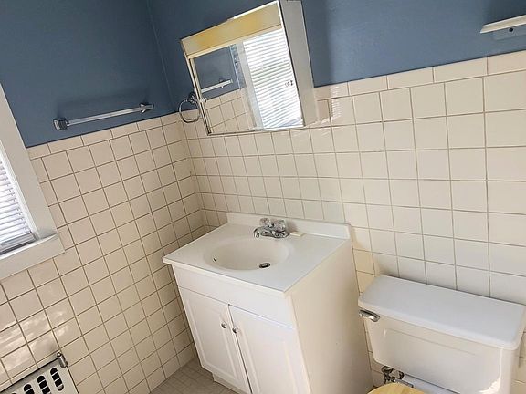 5th image of 56 Delafield Ave Floor 1
