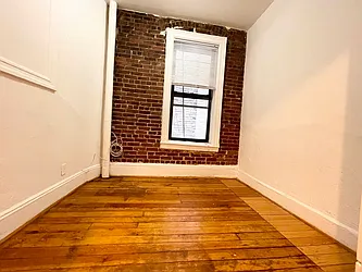Rented by Century 21 Premier 